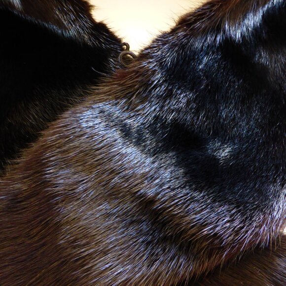 Black Fur Stole Collar - Beautiful, no flaws - Picture 4 of 5